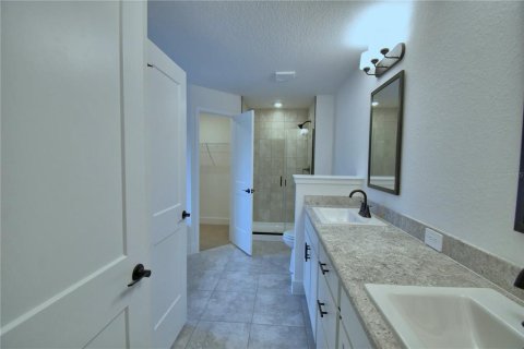House in Auburndale, Florida 4 bedrooms, 201.51 sq.m. № 2215226 - photo 30