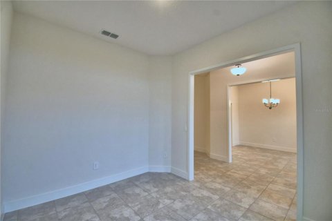 House in Auburndale, Florida 4 bedrooms, 201.51 sq.m. № 2215226 - photo 8