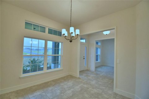 House in Auburndale, Florida 4 bedrooms, 201.51 sq.m. № 2215226 - photo 4