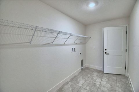 House in Auburndale, Florida 4 bedrooms, 201.51 sq.m. № 2215226 - photo 23