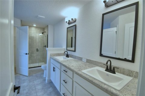 House in Auburndale, Florida 4 bedrooms, 201.51 sq.m. № 2215226 - photo 29