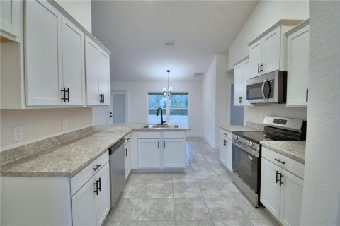 House in Auburndale, Florida 4 bedrooms, 201.51 sq.m. № 2215226 - photo 21