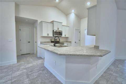 House in Auburndale, Florida 4 bedrooms, 201.51 sq.m. № 2215226 - photo 17