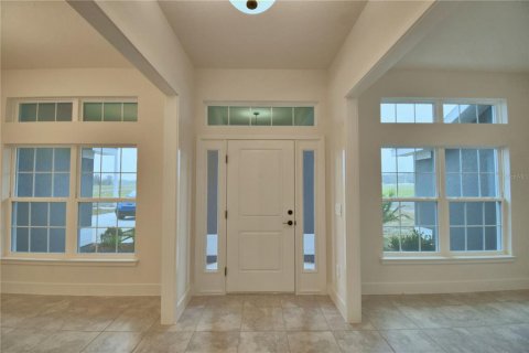 House in Auburndale, Florida 4 bedrooms, 201.51 sq.m. № 2215226 - photo 2