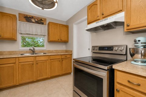 House in Thonotosassa, Florida 3 bedrooms, 127.09 sq.m. № 2231647 - photo 7