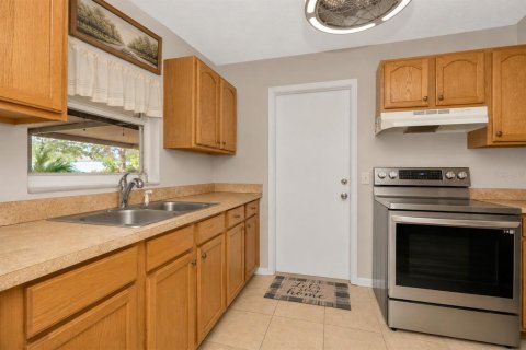 House in Thonotosassa, Florida 3 bedrooms, 127.09 sq.m. № 2231647 - photo 8