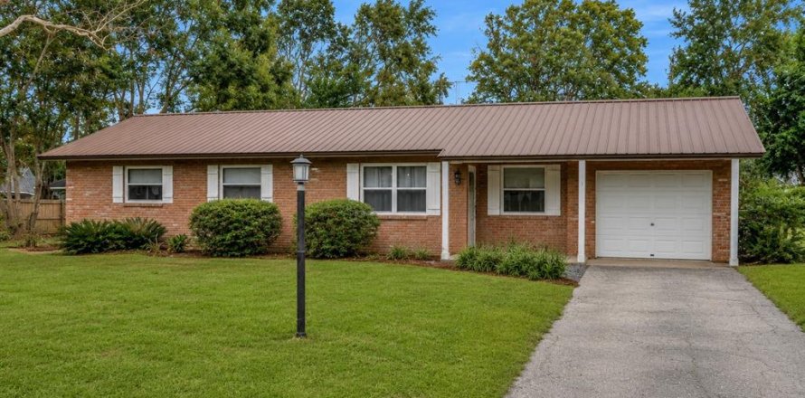 House in Thonotosassa, Florida 3 bedrooms, 127.09 sq.m. № 2231647