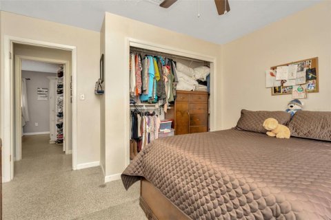 House in Thonotosassa, Florida 3 bedrooms, 127.09 sq.m. № 2231647 - photo 15