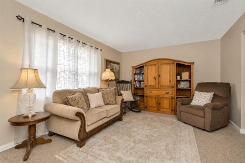 House in Thonotosassa, Florida 3 bedrooms, 127.09 sq.m. № 2231647 - photo 3