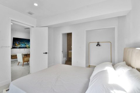 House in Miami, Florida 4 bedrooms, 152.27 sq.m. № 1711904 - photo 19