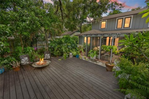 House in Saint Petersburg, Florida 3 bedrooms, 138.33 sq.m. № 1840267 - photo 4
