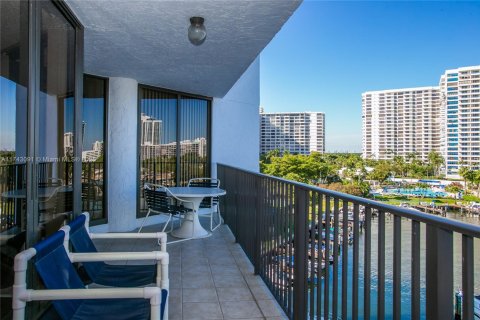Condominio en venta en Hallandale Beach, Florida, 2 dormitorios, 147.81 m2 № 1494426 - foto 4