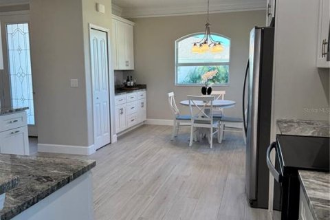 House in Englewood, Florida 3 bedrooms, 191.38 sq.m. № 2099012 - photo 14