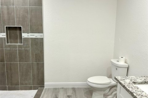 House in Lehigh Acres, Florida 3 bedrooms № 1731085 - photo 21