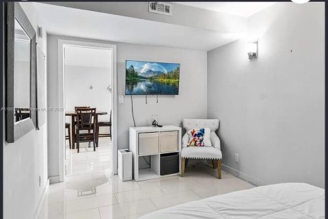 Copropriété à louer à Fort Lauderdale, Floride: 2 chambres, 102.47 m2 № 1890974 - photo 11