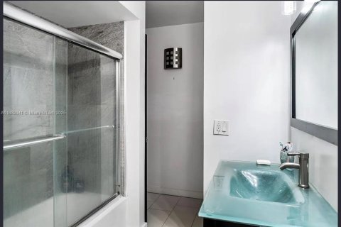 Copropriété à louer à Fort Lauderdale, Floride: 2 chambres, 102.47 m2 № 1890974 - photo 12