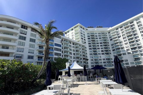 Купить кондоминиум в Майами-Бич, Флорида 2 спальни, 125.42м2, № 1987915 - фото 21