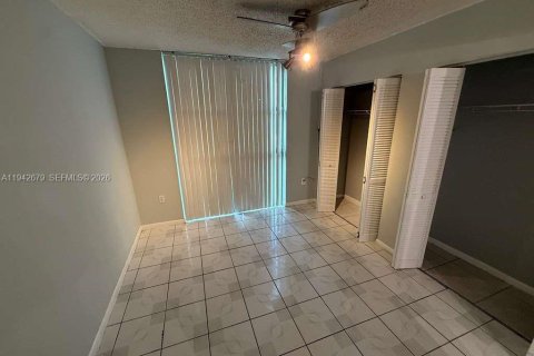 Copropriété à louer à Miami, Floride: 2 chambres, 83.43 m2 № 2000109 - photo 5