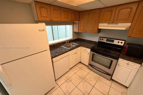 Copropriété à louer à Miami, Floride: 2 chambres, 83.43 m2 № 2000109 - photo 8