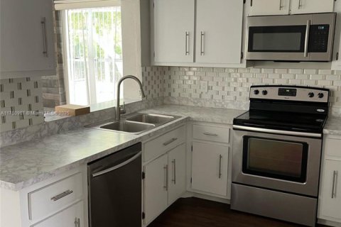 Casa en venta en Port St. Lucie, Florida, 3 dormitorios, 134.34 m2 № 1692417 - foto 10