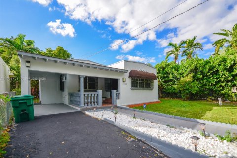 Casa en alquiler en Miami, Florida, 3 dormitorios, 124.49 m2 № 2048056 - foto 9