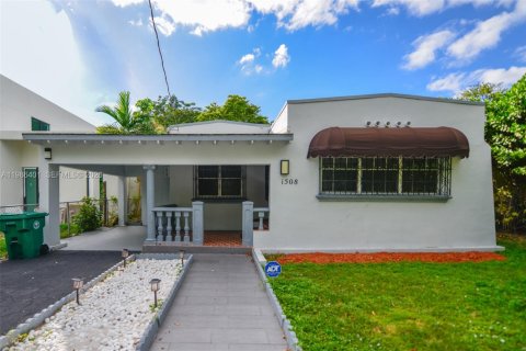 Casa en Miami, Florida 3 dormitorios, 124.49 m2 № 2048056