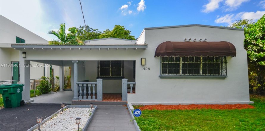 Casa en Miami, Florida 3 dormitorios, 124.49 m2 № 2048056