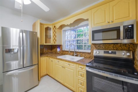 Casa en alquiler en Miami, Florida, 3 dormitorios, 124.49 m2 № 2048056 - foto 26