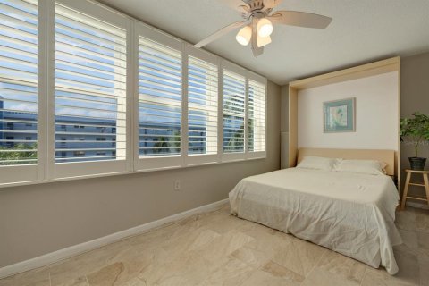 Condo in Saint Pete Beach, Florida, 1 bedroom  № 1636657 - photo 15