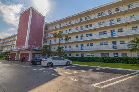 Condo in Saint Pete Beach, Florida, 1 bedroom  № 1636657 - photo 8