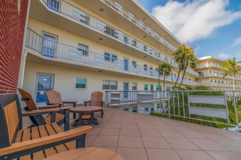Condo in Saint Pete Beach, Florida, 1 bedroom  № 1636657 - photo 5