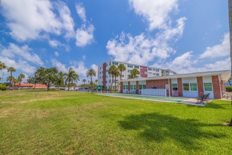 Condo in Saint Pete Beach, Florida, 1 bedroom  № 1636657 - photo 20