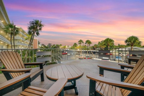 Condo in Saint Pete Beach, Florida, 1 bedroom  № 1636657 - photo 13