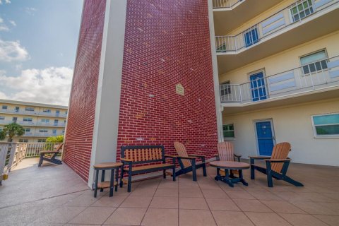 Condo in Saint Pete Beach, Florida, 1 bedroom  № 1636657 - photo 4