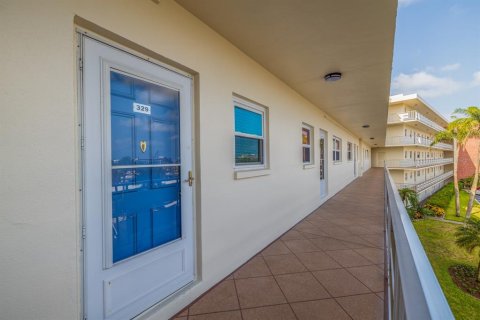 Condo in Saint Pete Beach, Florida, 1 bedroom  № 1636657 - photo 10