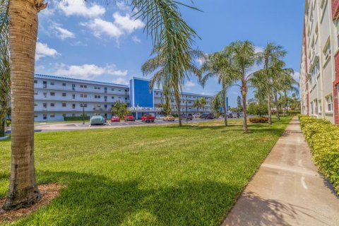 Condo in Saint Pete Beach, Florida, 1 bedroom  № 1636657 - photo 24