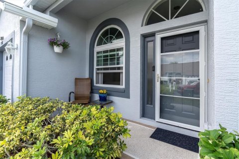 House in New Port Richey, Florida 2 bedrooms, 105.82 sq.m. № 1616930 - photo 2