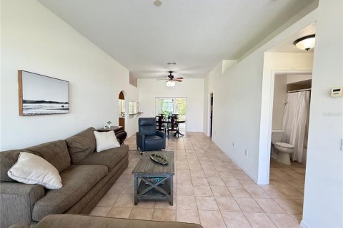 House in New Port Richey, Florida 2 bedrooms, 105.82 sq.m. № 1616930 - photo 5