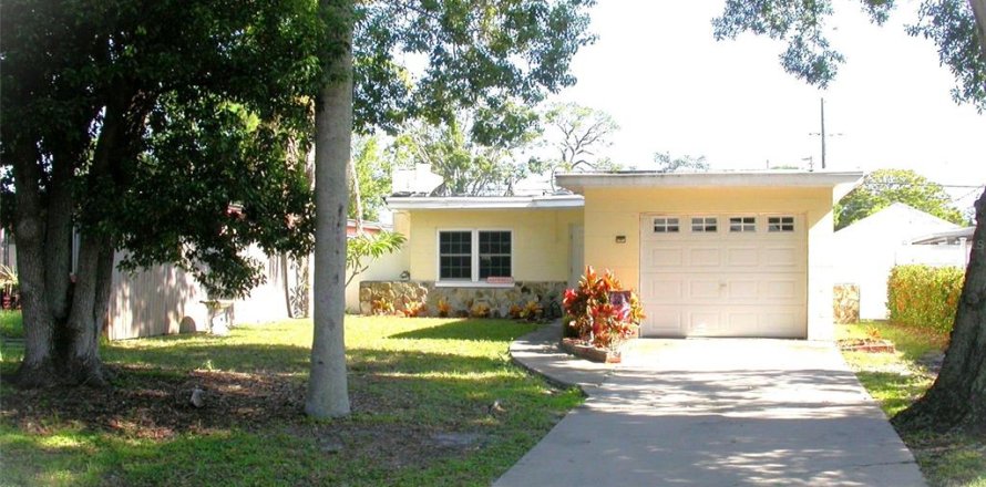 Casa en Saint Petersburg, Florida 2 dormitorios, 107.02 m2 № 1887140