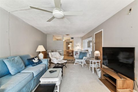 House in Largo, Florida 2 bedrooms, 93.83 sq.m. № 1914309 - photo 19