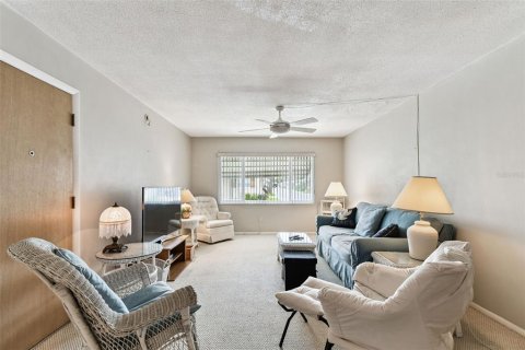 House in Largo, Florida 2 bedrooms, 93.83 sq.m. № 1914309 - photo 21