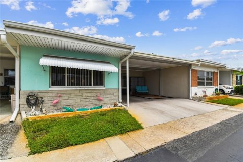 House in Largo, Florida 2 bedrooms, 93.83 sq.m. № 1914309 - photo 2