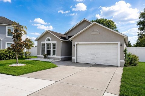 House in Riverview, Florida 3 bedrooms, 174.1 sq.m. № 2303075