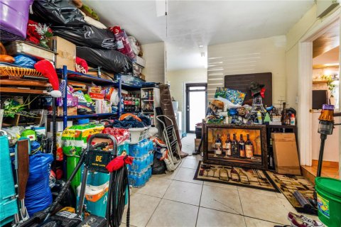 Casa en venta en Hialeah, Florida, 4 dormitorios, 186.08 m2 № 2006394 - foto 26