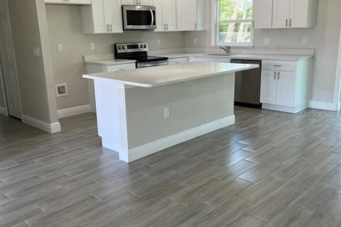 House in Cocoa, Florida 3 bedrooms, 136.19 sq.m. № 1673573 - photo 2