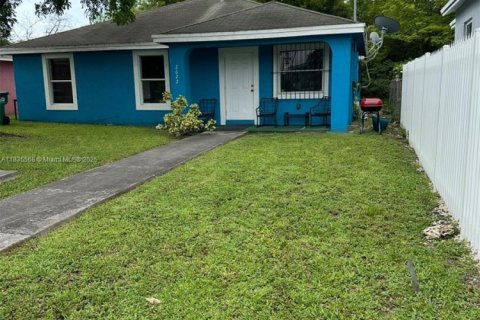 Villa ou maison à vendre à Miami, Floride: 4 chambres, 127.18 m2 № 1821816 - photo 1