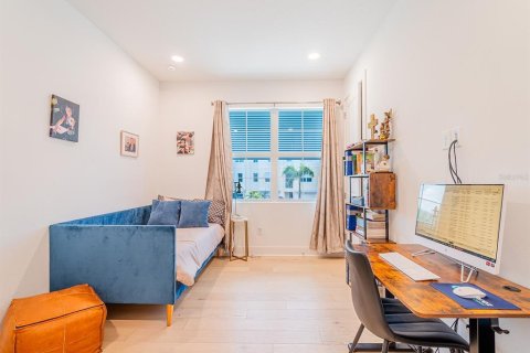 Touwnhouse à vendre à Seminole, Floride: 3 chambres, 203.36 m2 № 1919012 - photo 4