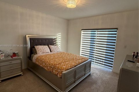 Touwnhouse à louer à Homestead, Floride: 3 chambres, 151.24 m2 № 1995059 - photo 9