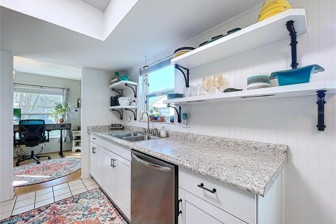 Condo in New Port Richey, Florida, 2 bedrooms  № 1918479 - photo 23
