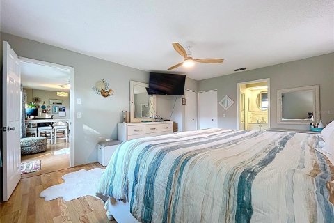 Condo in New Port Richey, Florida, 2 bedrooms  № 1918479 - photo 27